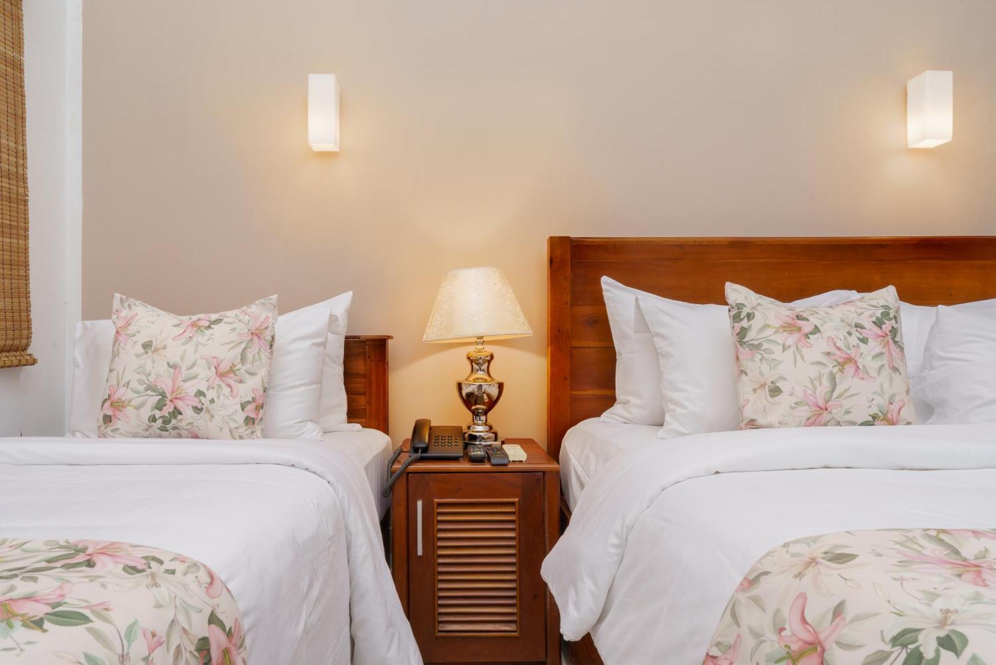 Hotel Travellers Nest Kandy Exterior foto