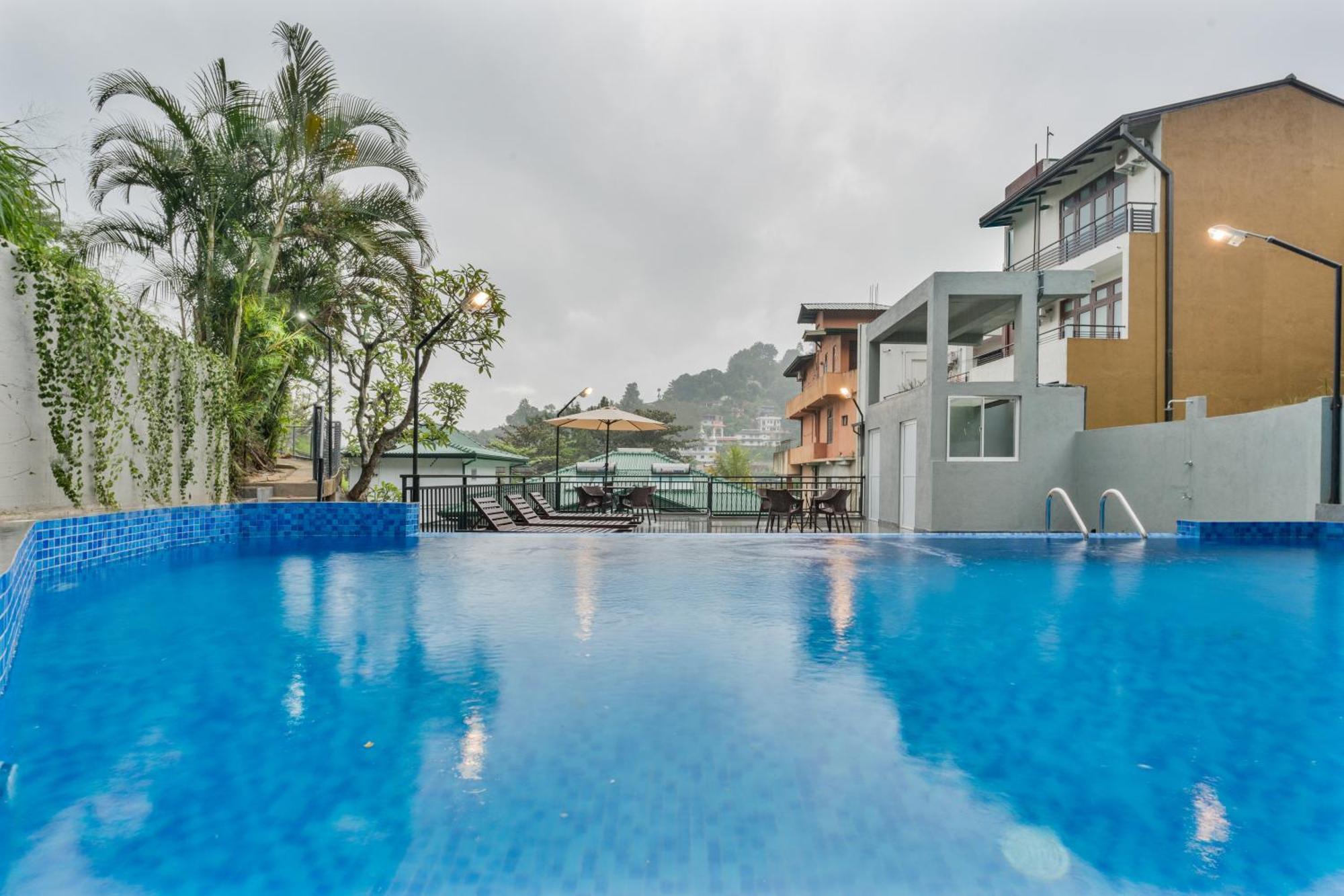 Hotel Travellers Nest Kandy Exterior foto